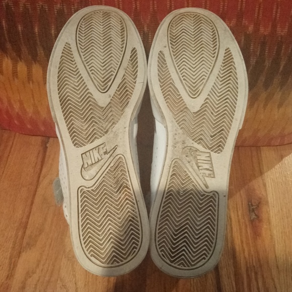 Men's NIKE FLY KNIT Mid Sneaker Sz 10.5 - Picture 5 of 5